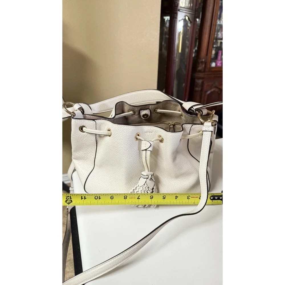 Coach Everly Drawstring Shoulder Bag C5671 Chalk Pebbled Leather Women's Purse‎